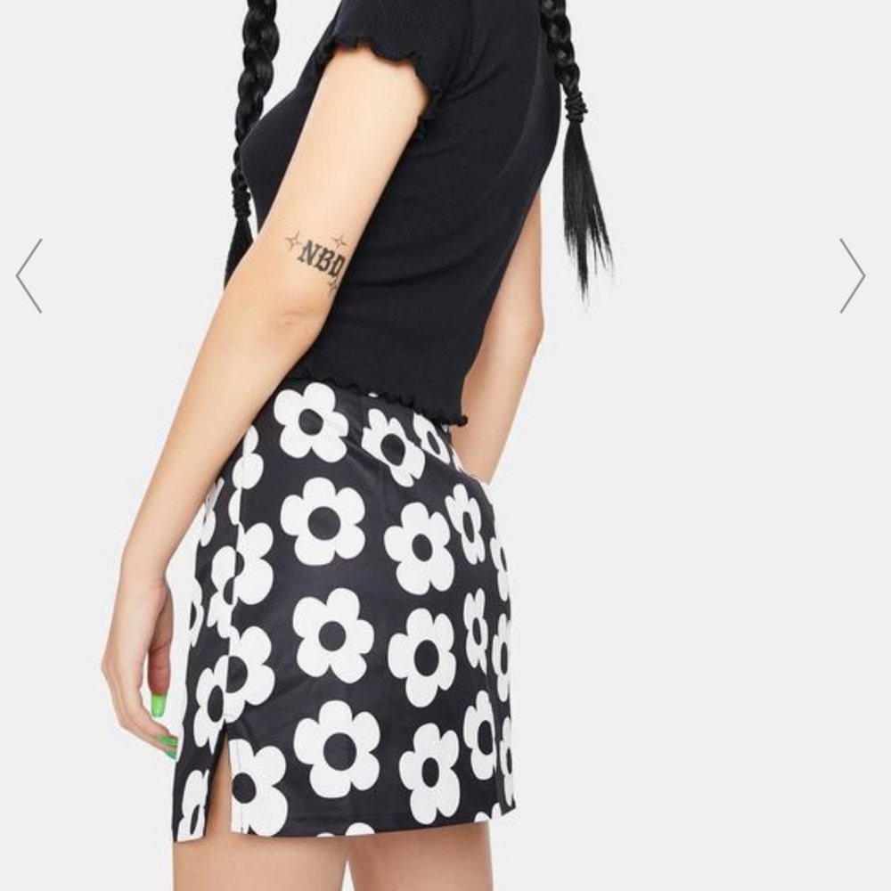 Flower Mini Skirt - Picture 2 of 6